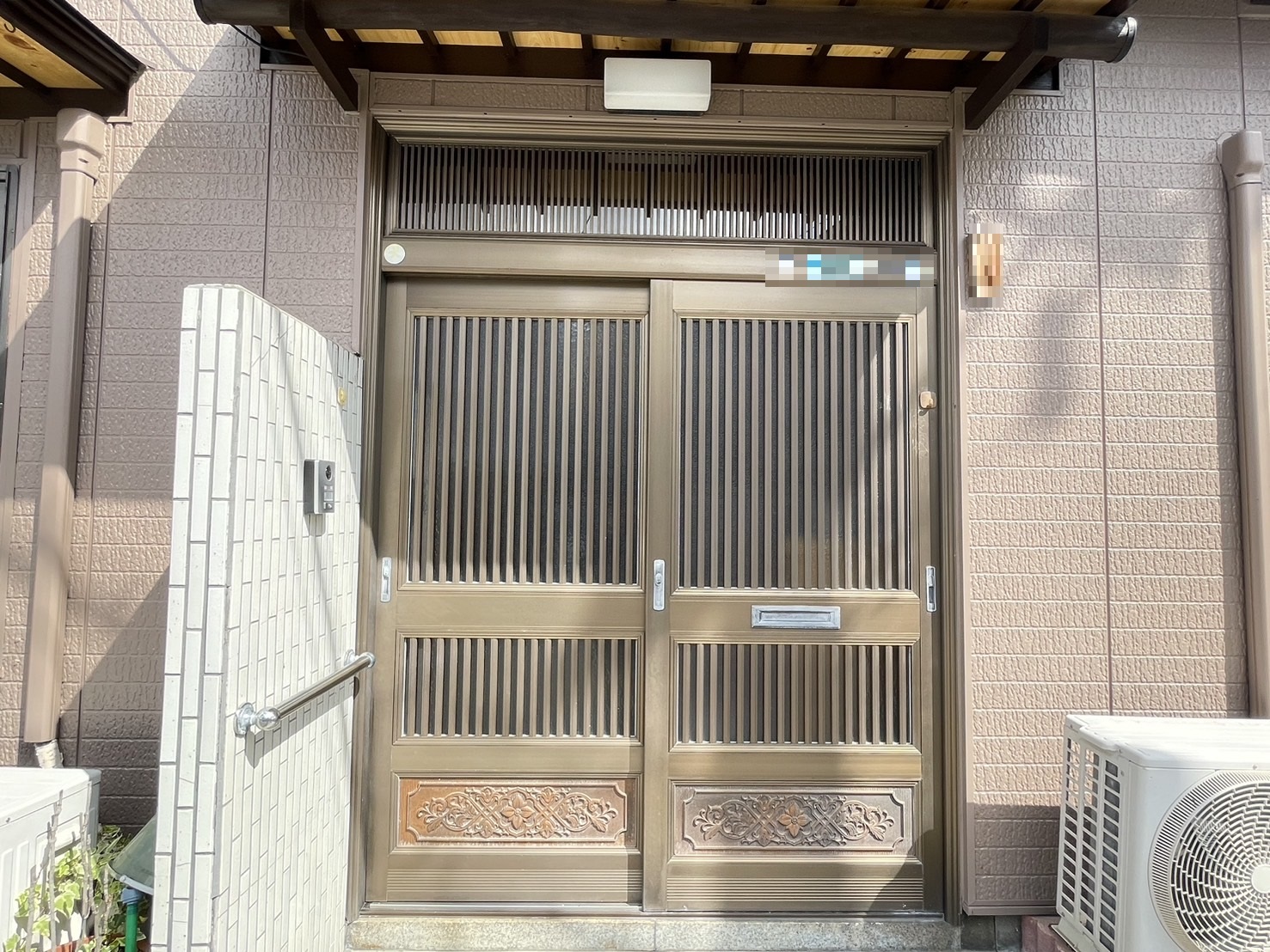 【新潟市の施工実例】YKKAPドアリモ　ご近所様からも好印象となった玄関引戸のリフォームの施工事例